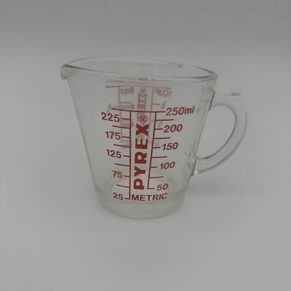 Pyrex Measuring Cup 508  1 Cup Red Lettering Closed D Handle USA Vintage - OZ ML